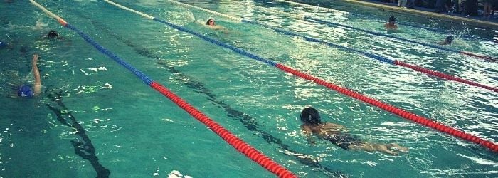 Clases de natación para niños